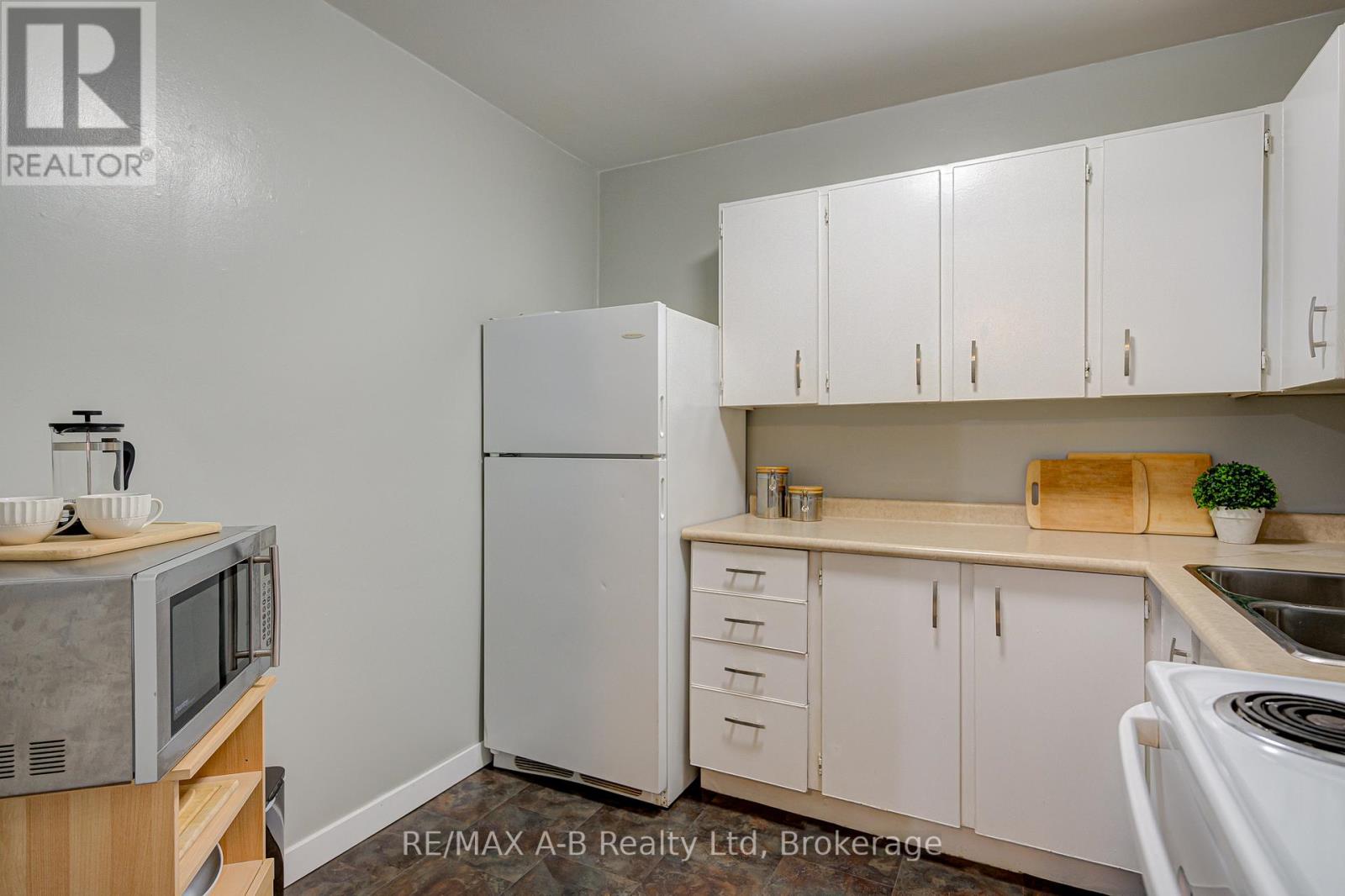 101 - 583 Mornington Avenue, London East, Ontario  N5Y 3E9 - Photo 33 - X12470522