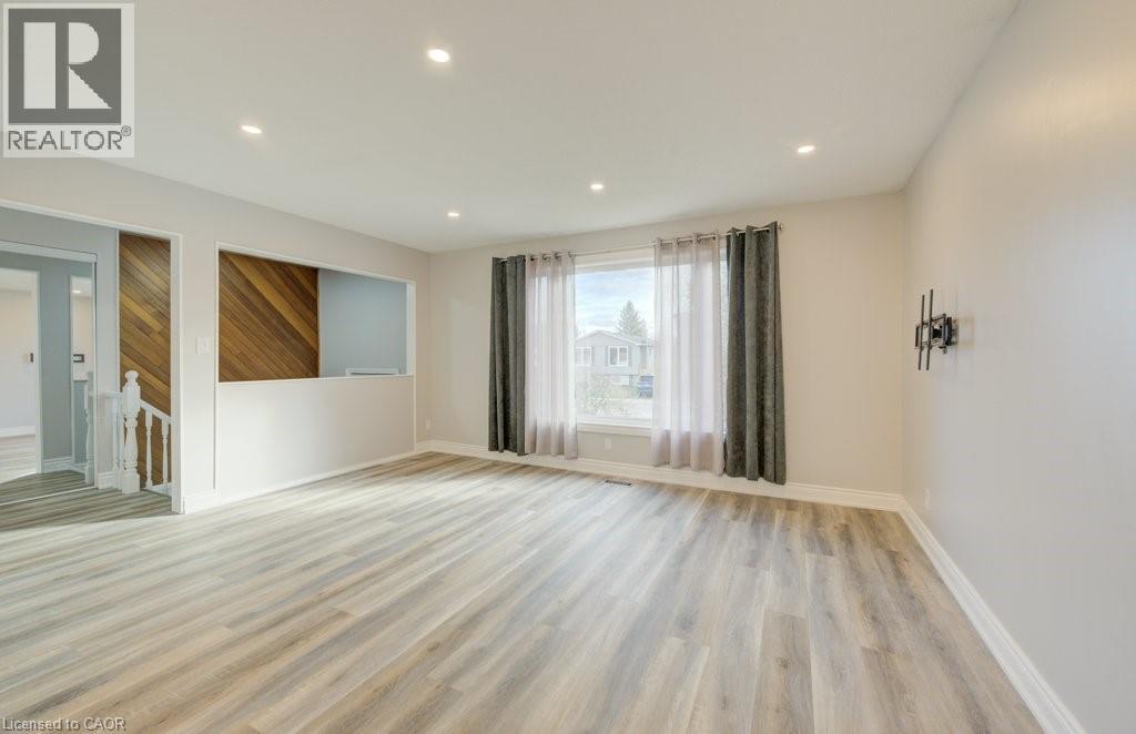 582 Chamberlain Road, Burlington, Ontario  L7L 2V5 - Photo 8 - 40766297