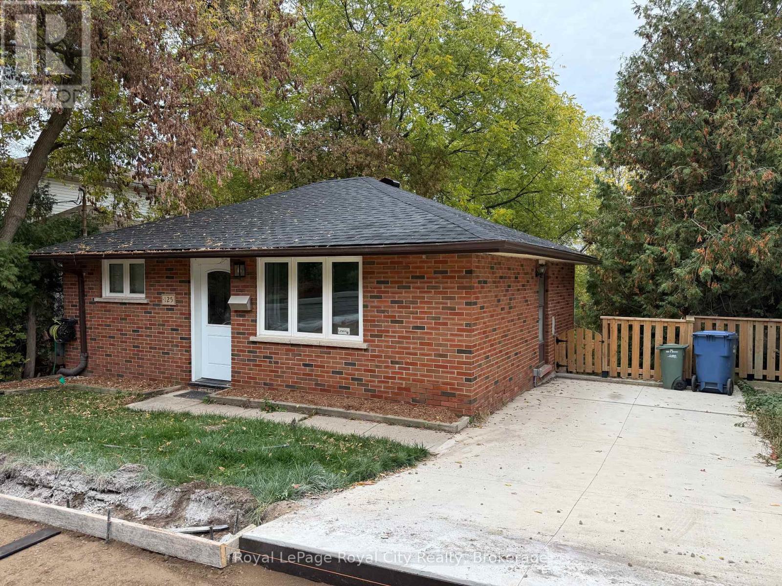 MAIN - 125 GROVE STREET, Guelph, Ontario