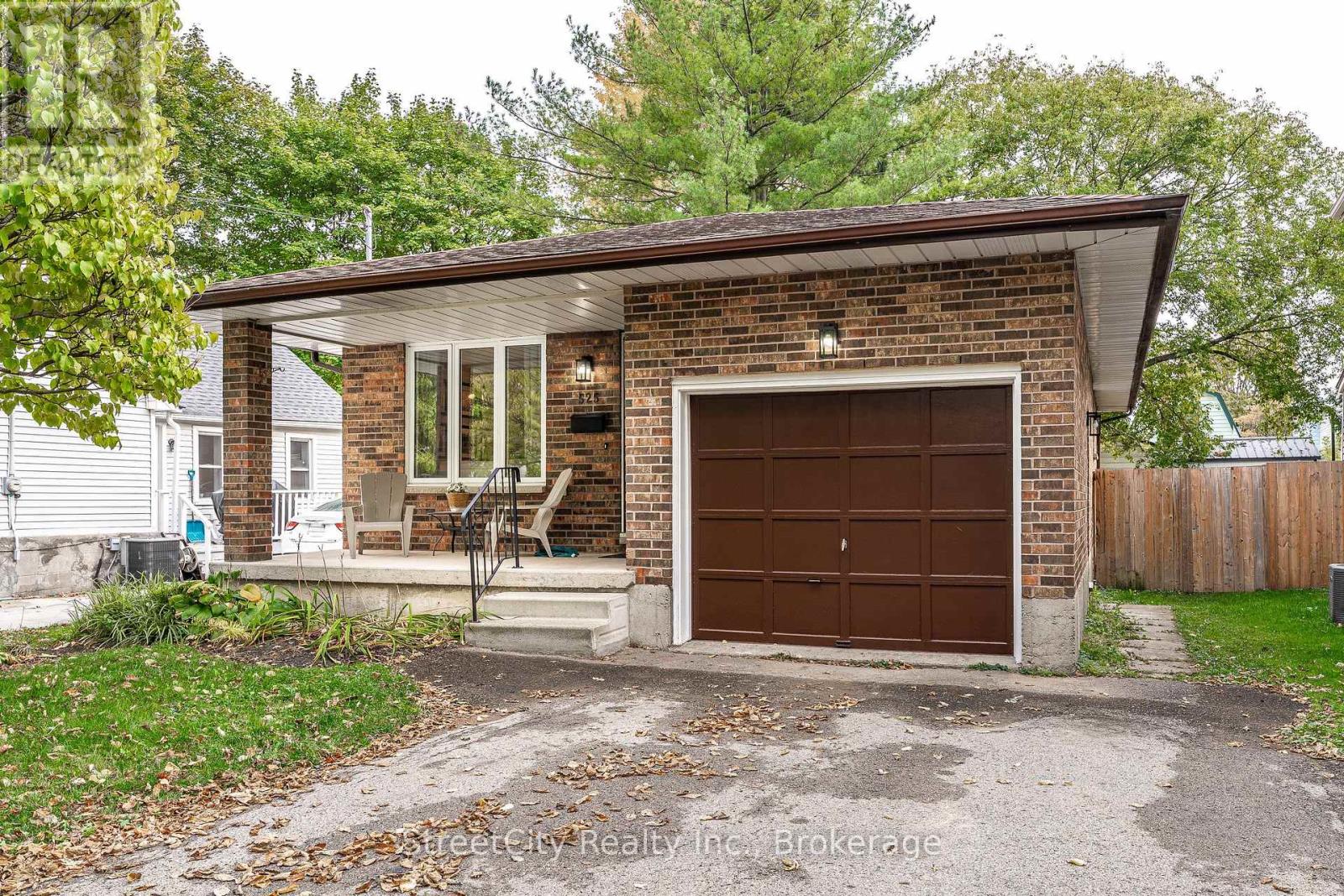 525 Albert Street, Stratford, Ontario  N5A 3L6 - Photo 1 - X12471400