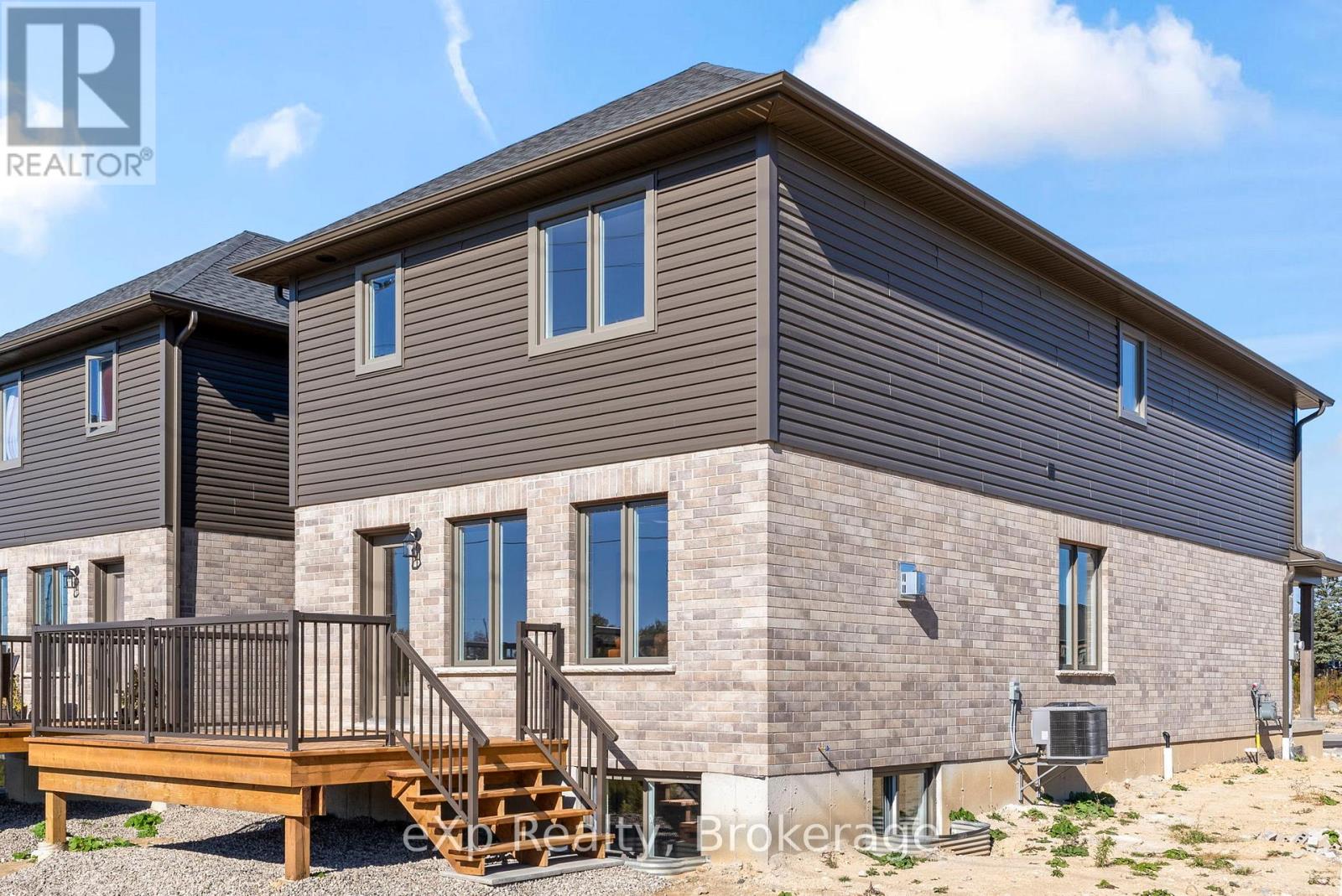 544 Newfoundland Street, Wellington North, Ontario  N0G 2L2 - Photo 38 - X12471455