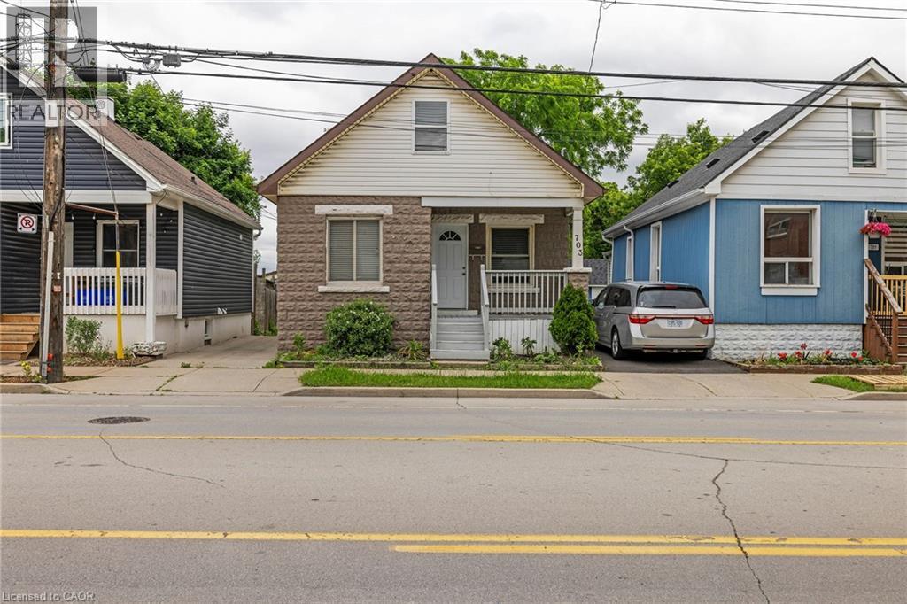703 LAWRENCE Road, Hamilton, Ontario