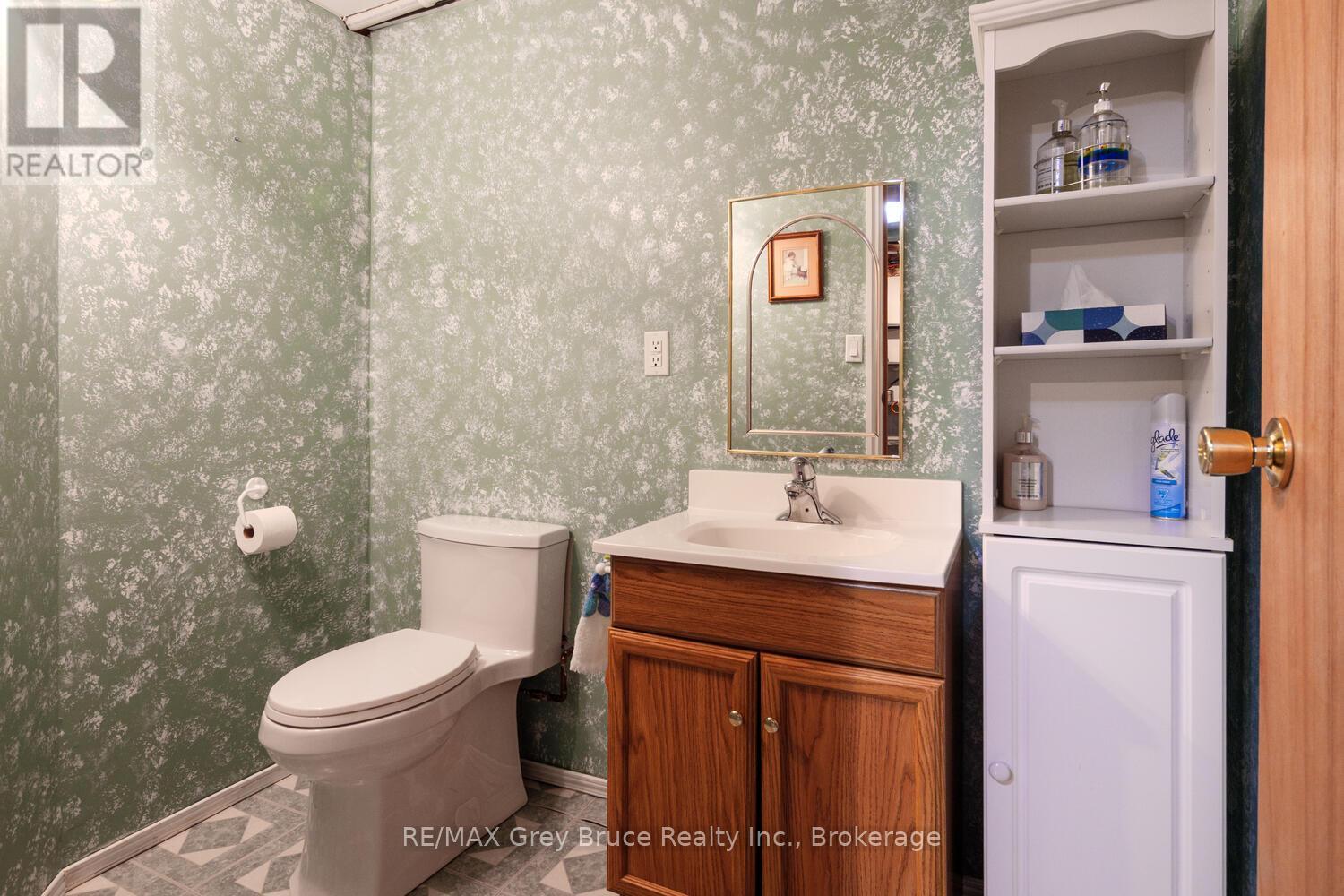 349 Taylor Street, South Bruce Peninsula, Ontario  N0H 2T0 - Photo 32 - X12472562