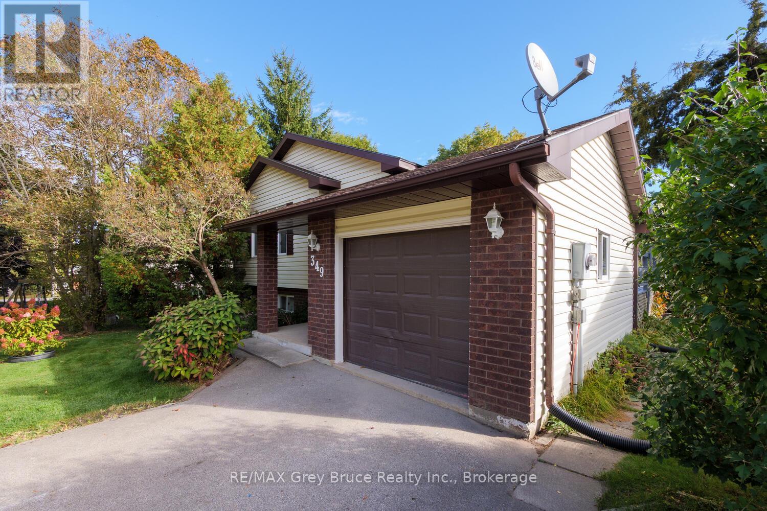 349 Taylor Street, South Bruce Peninsula, Ontario  N0H 2T0 - Photo 6 - X12472562