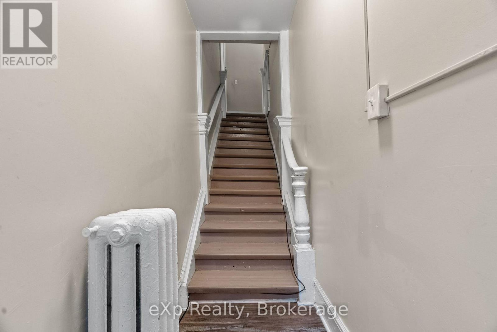 4 - 111 Church Street, Stratford, Ontario  N5A 2R3 - Photo 5 - X12473074