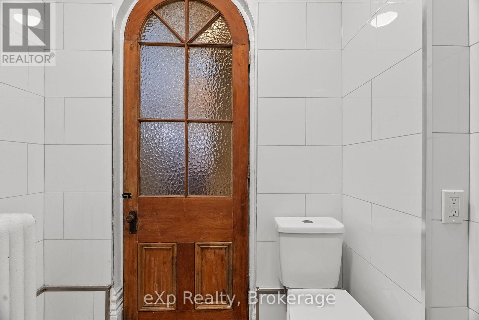 4 - 111 Church Street, Stratford, Ontario  N5A 2R3 - Photo 8 - X12473074