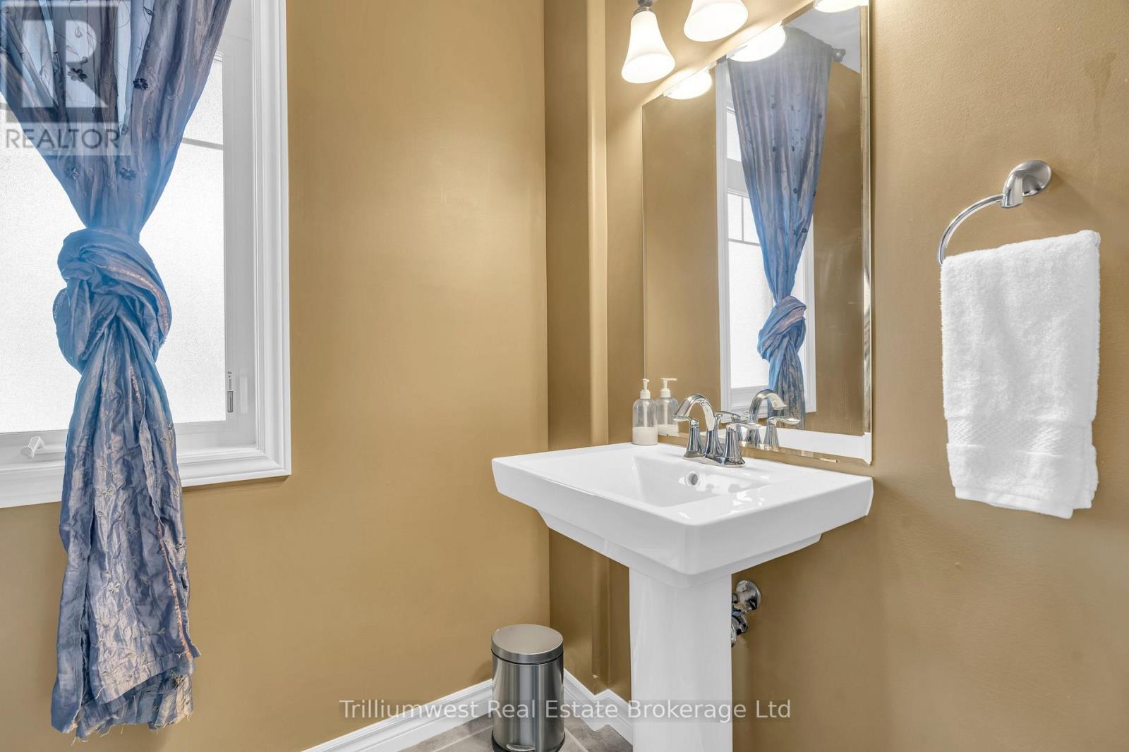 535 Woodbine Avenue, Kitchener, Ontario  N2R 1Y9 - Photo 18 - X12473139