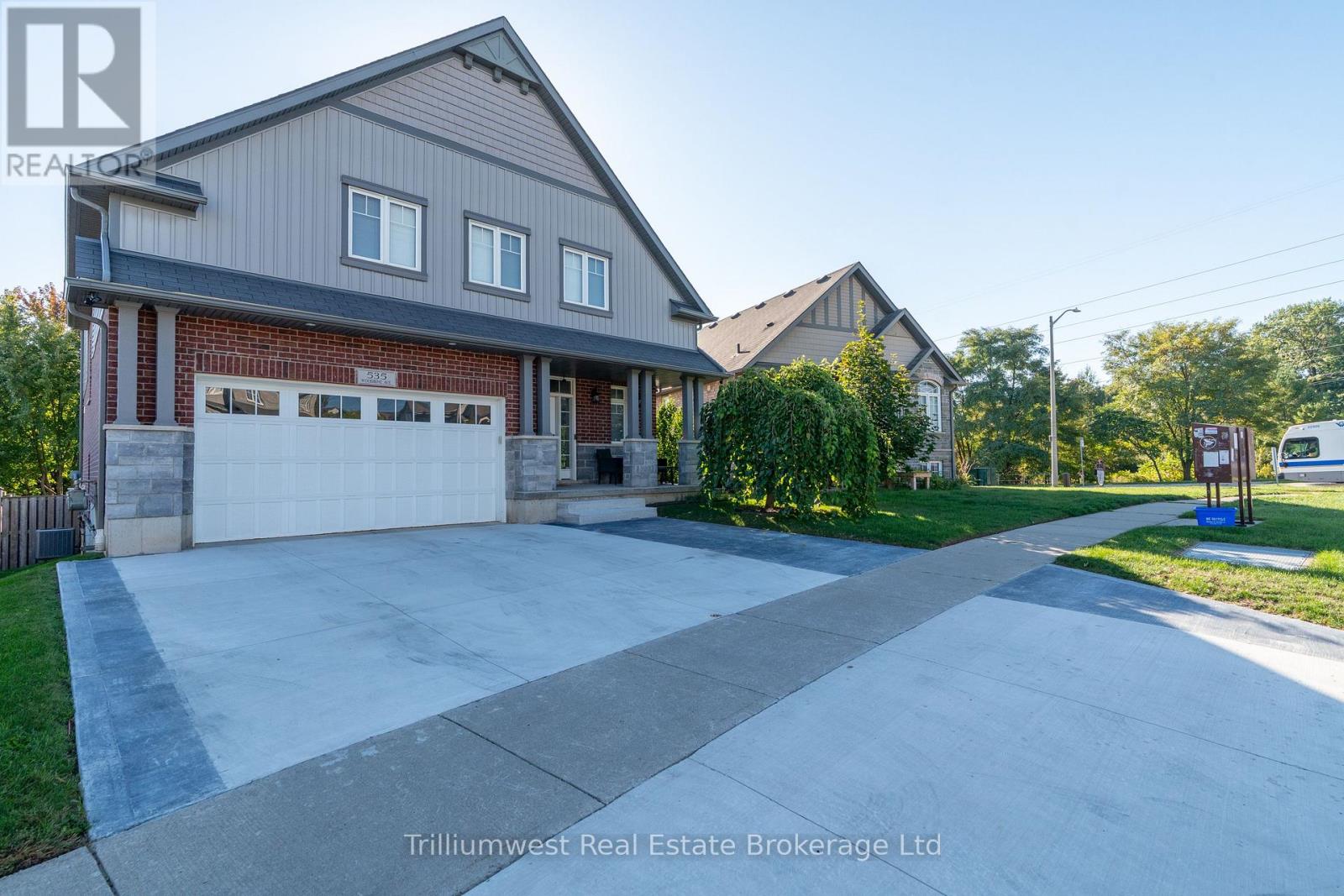 535 Woodbine Avenue, Kitchener, Ontario  N2R 1Y9 - Photo 2 - X12473139