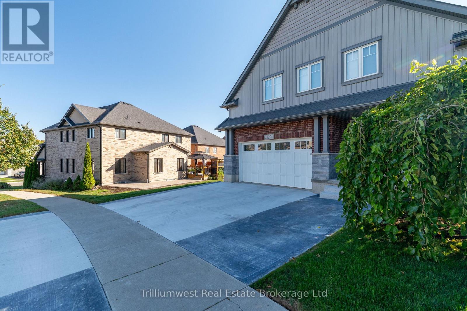 535 Woodbine Avenue, Kitchener, Ontario  N2R 1Y9 - Photo 3 - X12473139