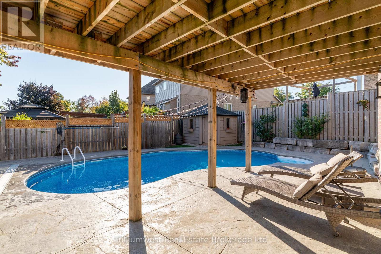 535 Woodbine Avenue, Kitchener, Ontario  N2R 1Y9 - Photo 39 - X12473139