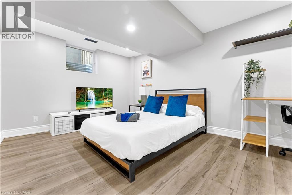 2258 Manchester Drive, Burlington, Ontario  L7P 3W2 - Photo 23 - 40780901