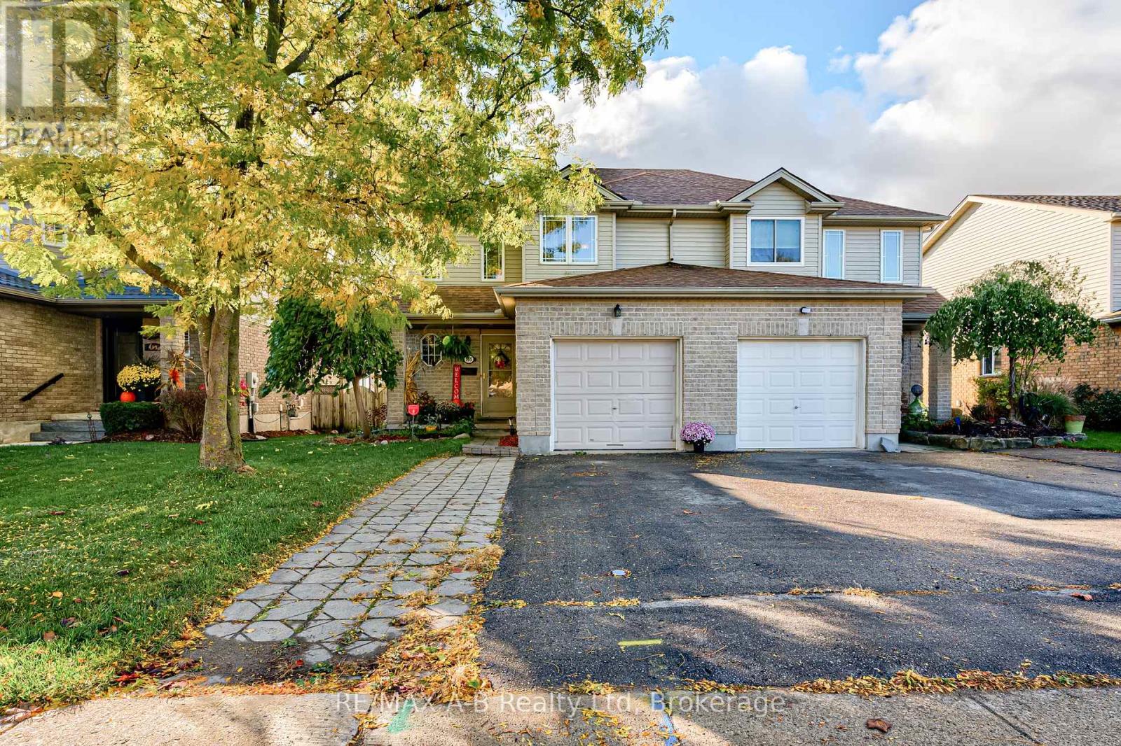 105 Maxwell Street, St. Marys, Ontario  N4X 0A2 - Photo 1 - X12473341