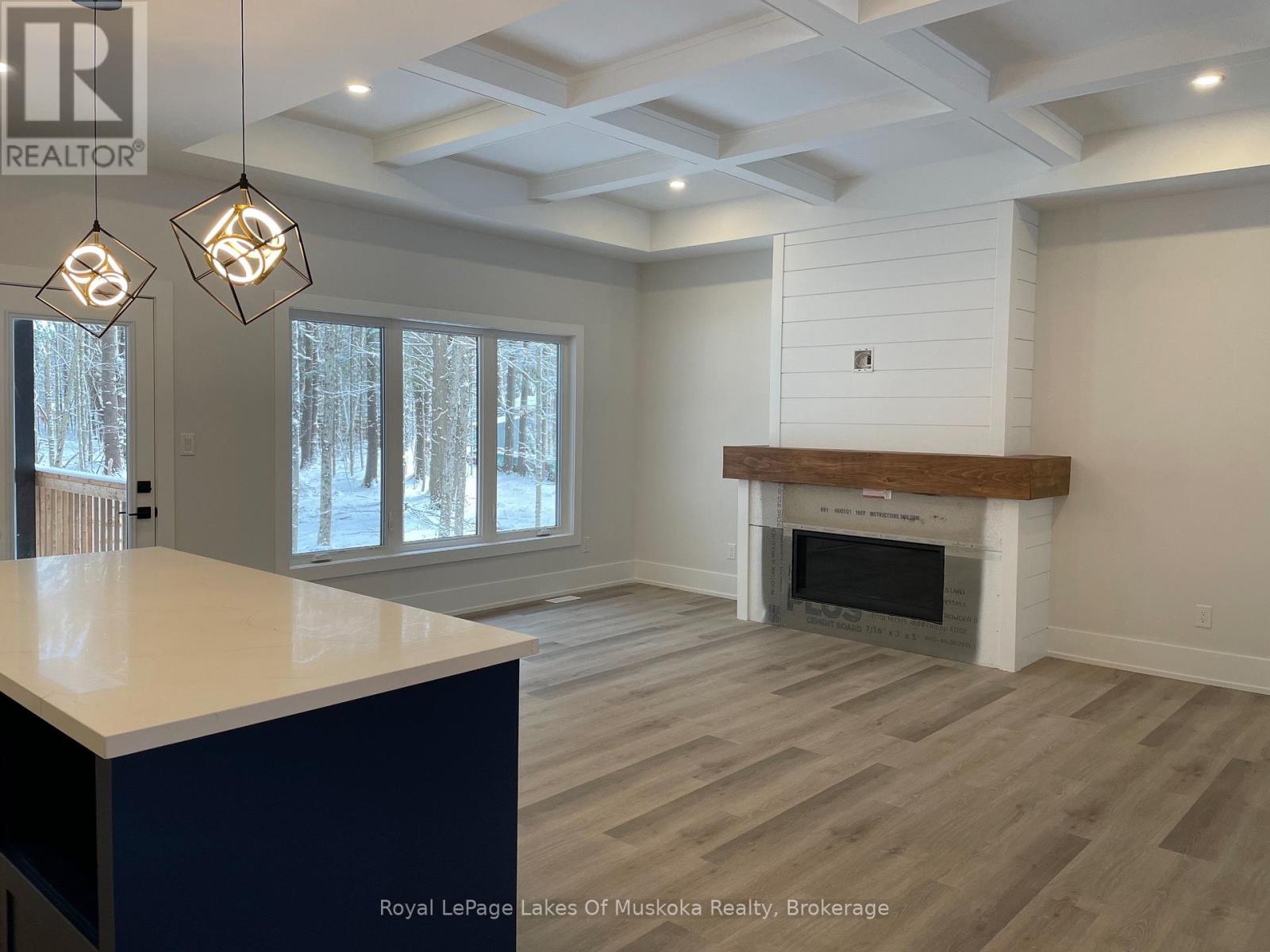 3 Meadow Acres Road, Oro-Medonte, Ontario  L0K 2G1 - Photo 7 - S12473408