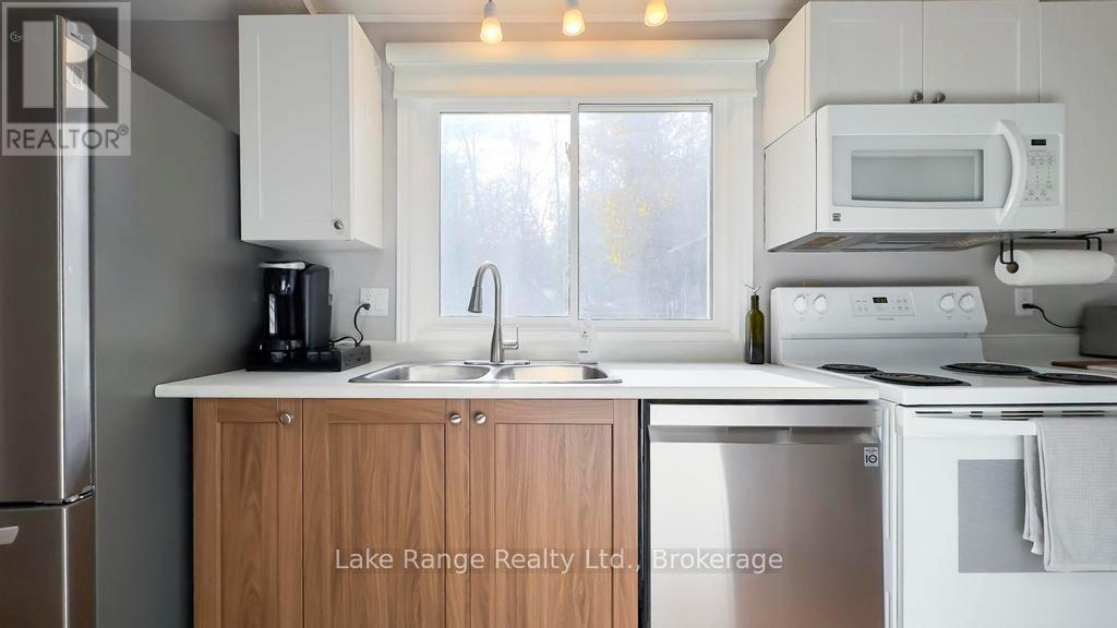 910 Victoria Road, Huron-Kinloss, Ontario  N0G 2R0 - Photo 19 - X12473438