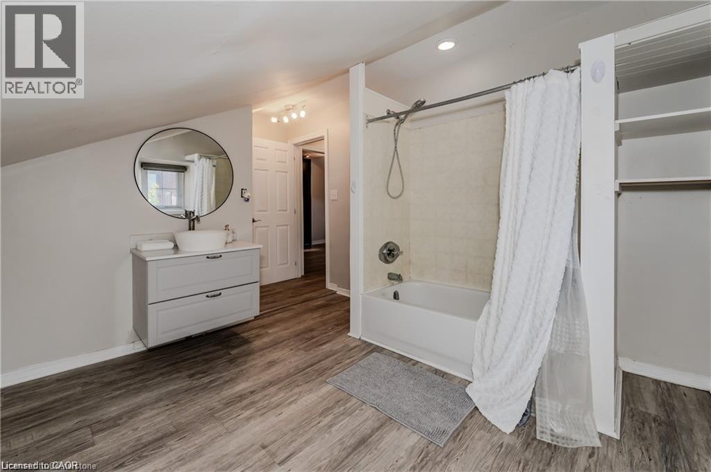 16-18 St Andrews Street, Cambridge, Ontario  N1S 1M4 - Photo 32 - 40779895