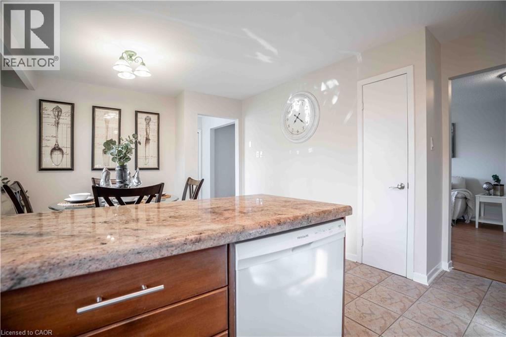 2559 Kingsberry Crescent, Mississauga, Ontario  L5B 2K7 - Photo 14 - 40780916