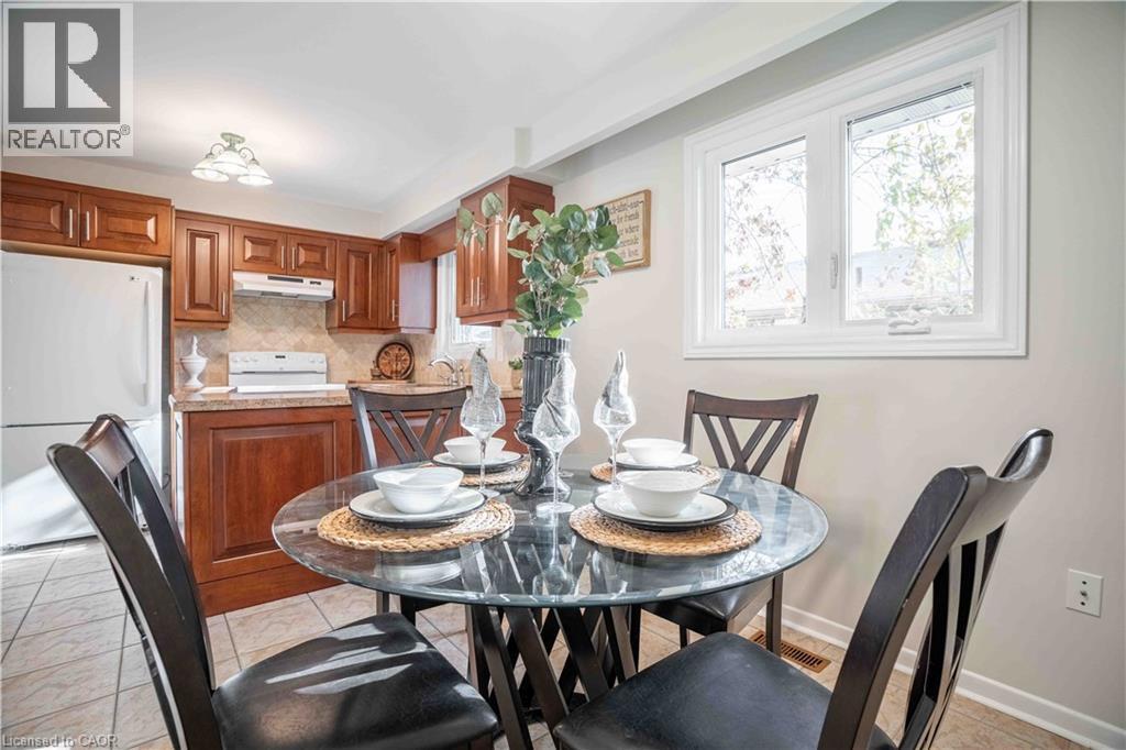 2559 Kingsberry Crescent, Mississauga, Ontario  L5B 2K7 - Photo 8 - 40780916
