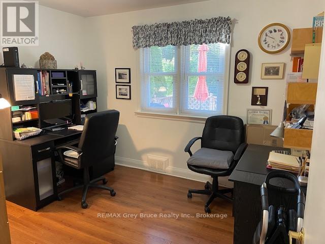 575 13th 'a' Street W, Owen Sound, Ontario  N4K 3X5 - Photo 10 - X12473660