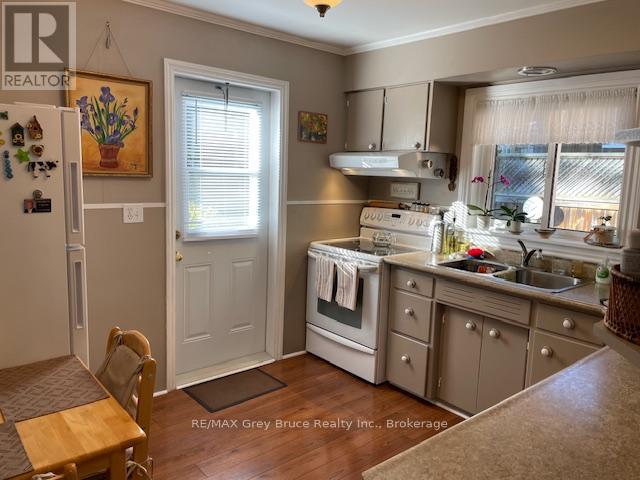 575 13th 'a' Street W, Owen Sound, Ontario  N4K 3X5 - Photo 5 - X12473660