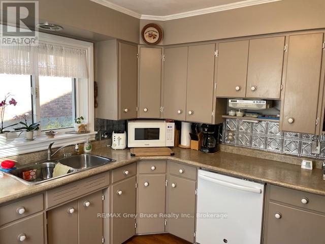 575 13th 'a' Street W, Owen Sound, Ontario  N4K 3X5 - Photo 6 - X12473660