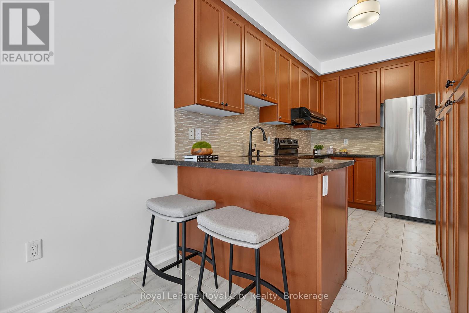 275 Comiskey Crescent, Mississauga, Ontario  L5W 0C4 - Photo 12 - W12473716