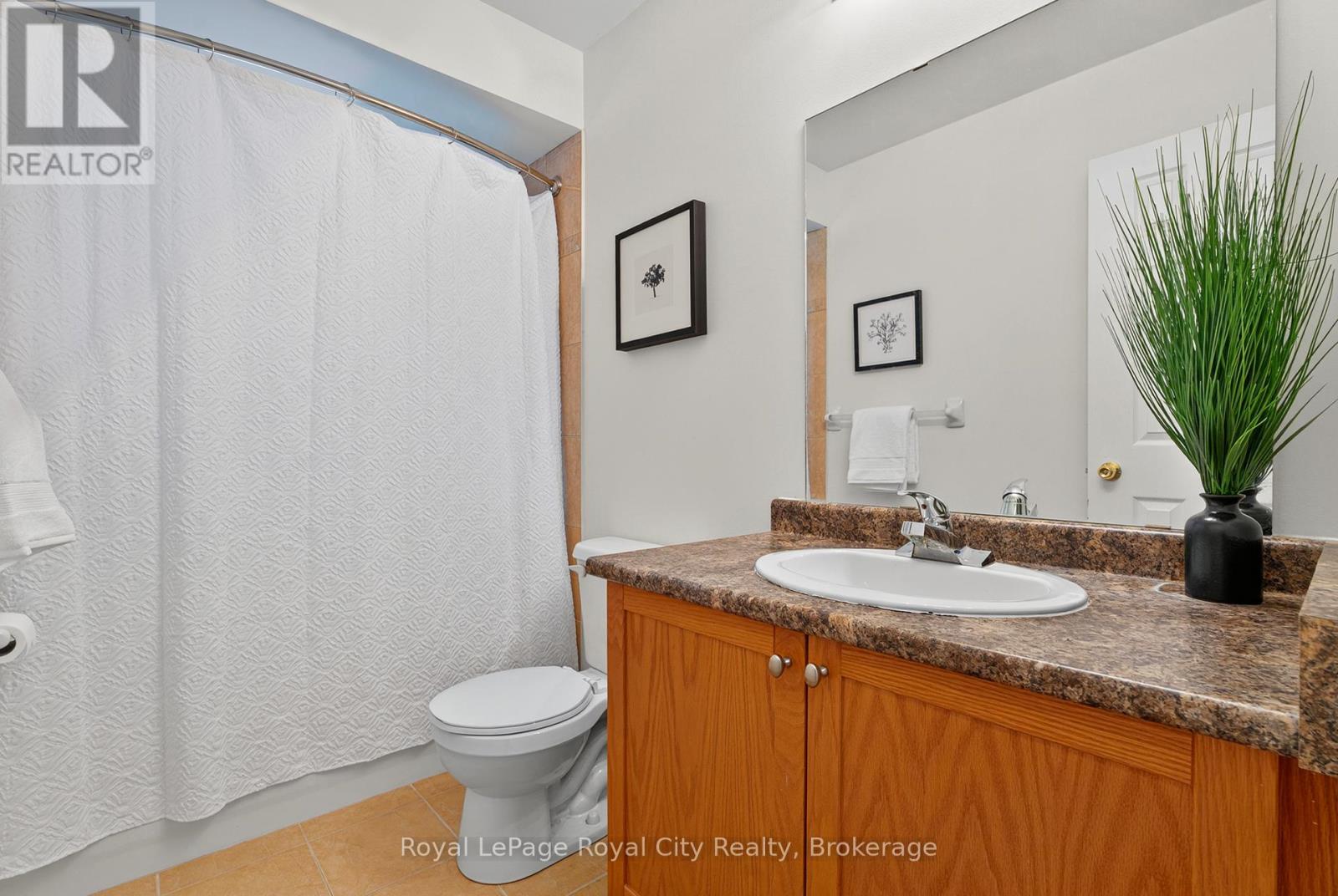 275 Comiskey Crescent, Mississauga, Ontario  L5W 0C4 - Photo 18 - W12473716