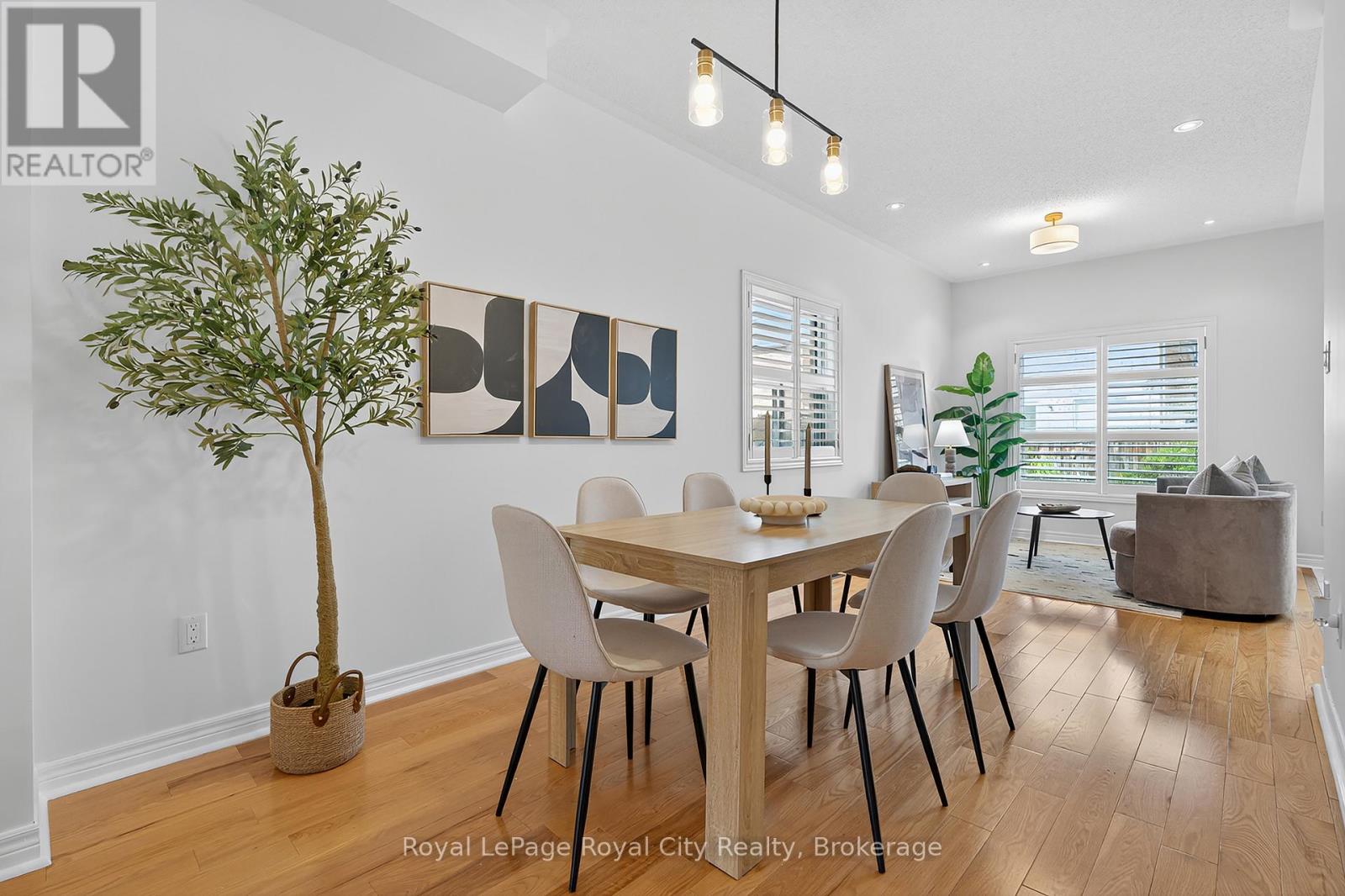 275 Comiskey Crescent, Mississauga, Ontario  L5W 0C4 - Photo 7 - W12473716