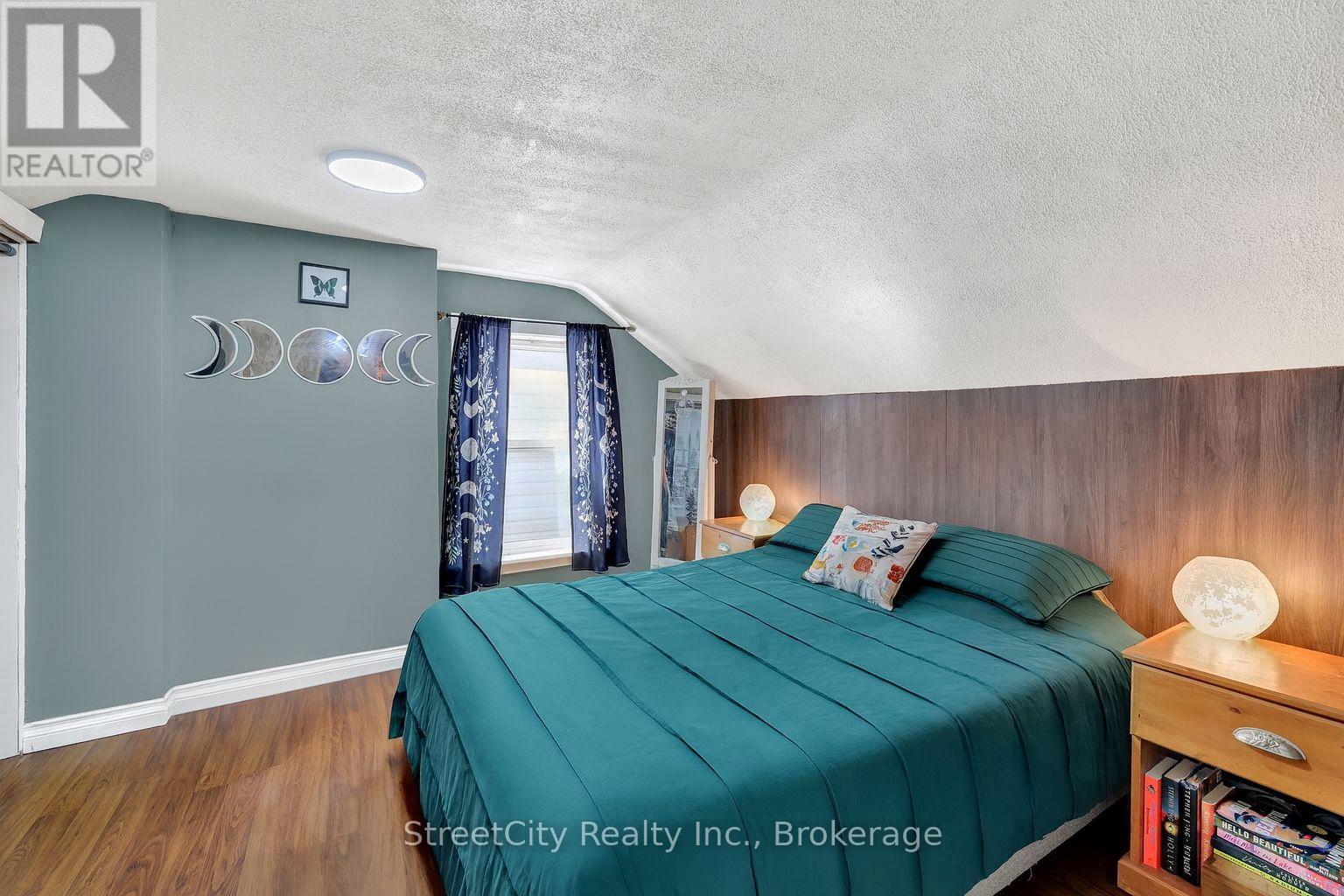 265 Front Street, Stratford, Ontario  N5A 4J1 - Photo 6 - X12473814