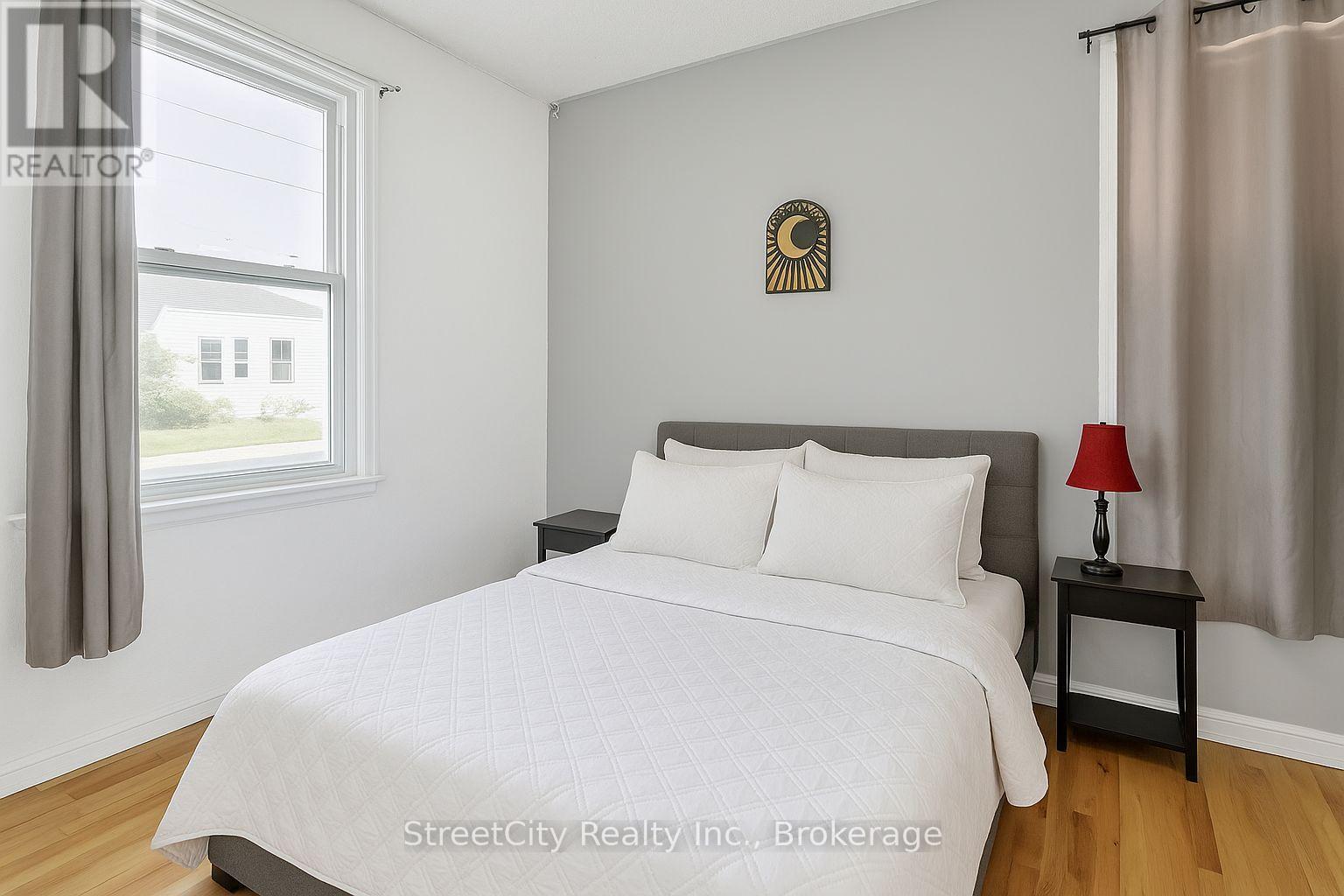 265 Front Street, Stratford, Ontario  N5A 4J1 - Photo 7 - X12473814