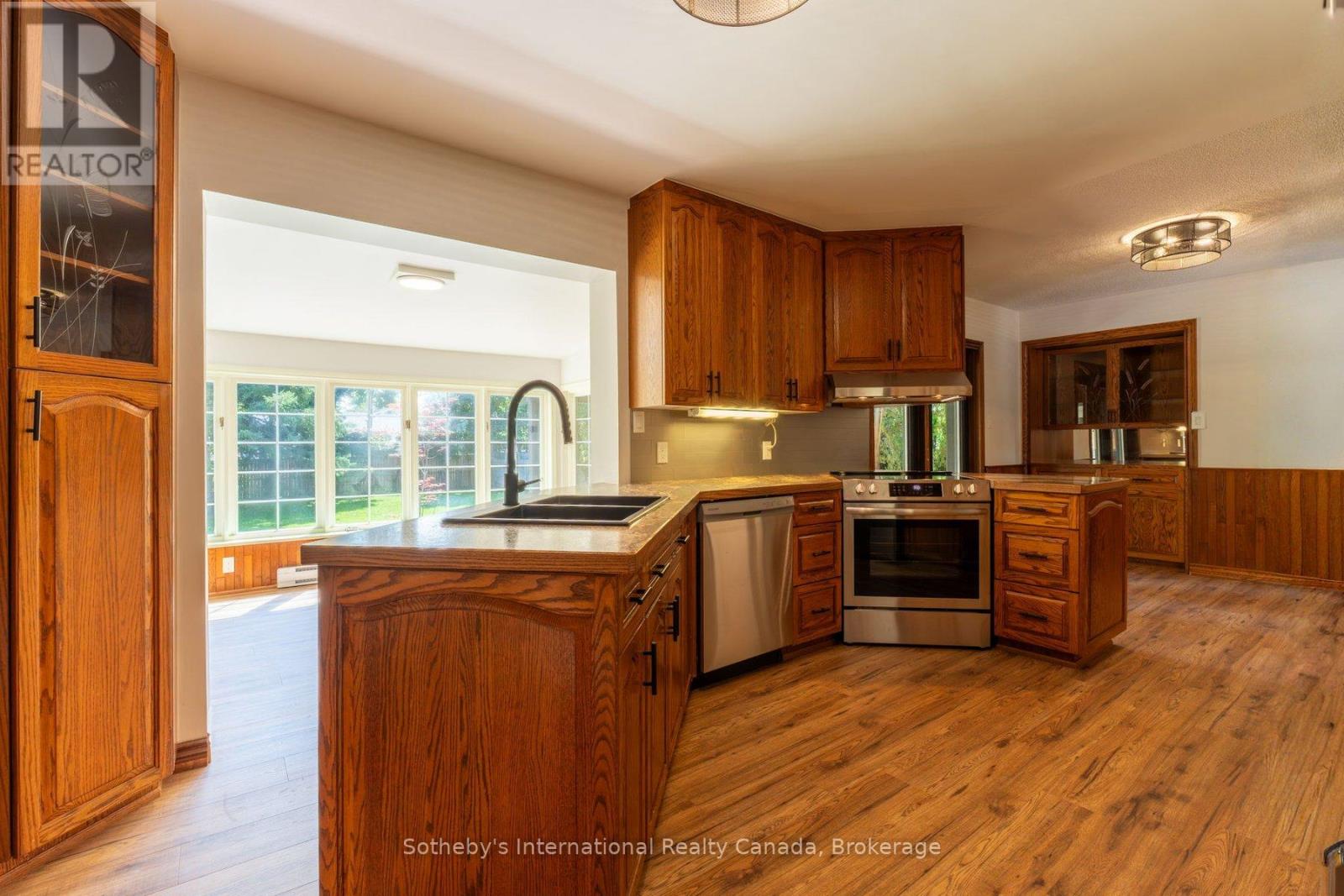 31 Elizabeth Street E, Clearview, Ontario  L0M 1G0 - Photo 21 - S12473950