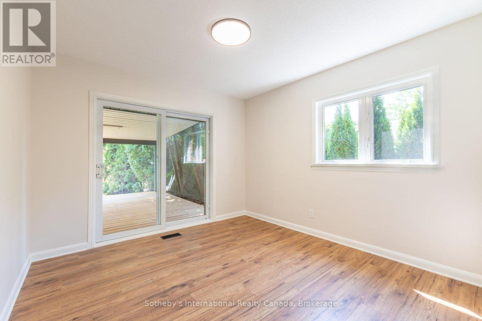 31 Elizabeth Street E, Clearview, Ontario  L0M 1G0 - Photo 26 - S12473950