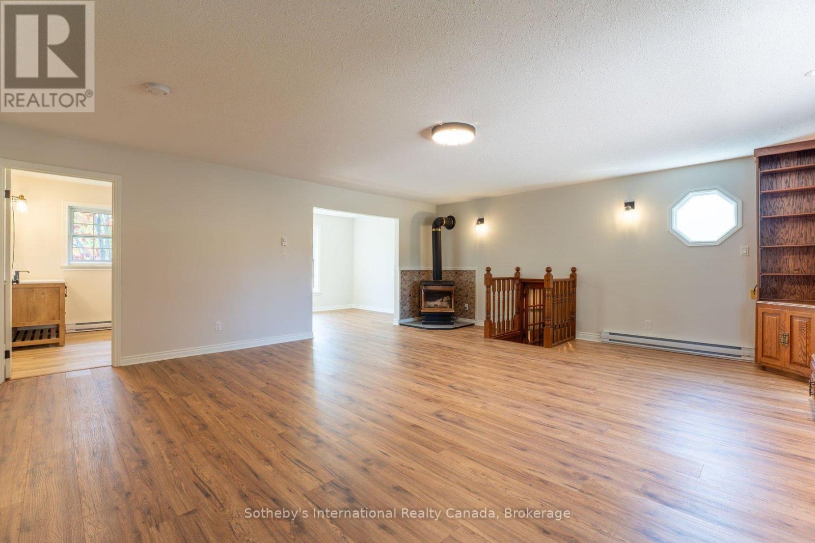 31 Elizabeth Street E, Clearview, Ontario  L0M 1G0 - Photo 33 - S12473950