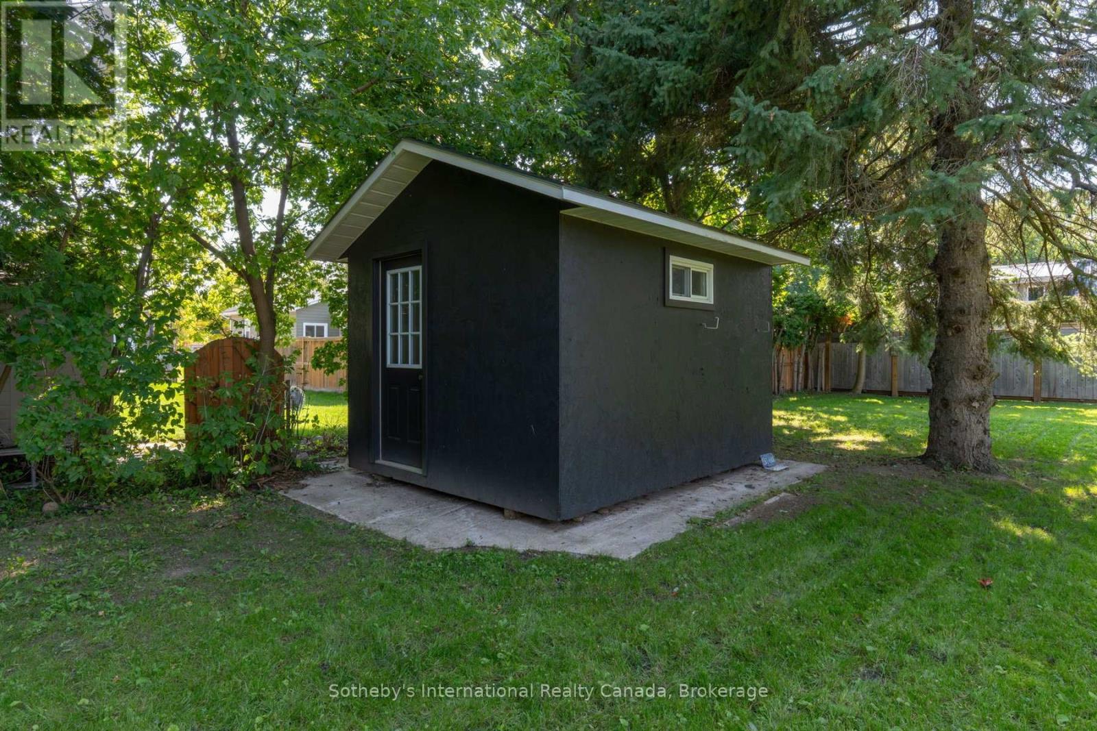 31 Elizabeth Street E, Clearview, Ontario  L0M 1G0 - Photo 8 - S12473950
