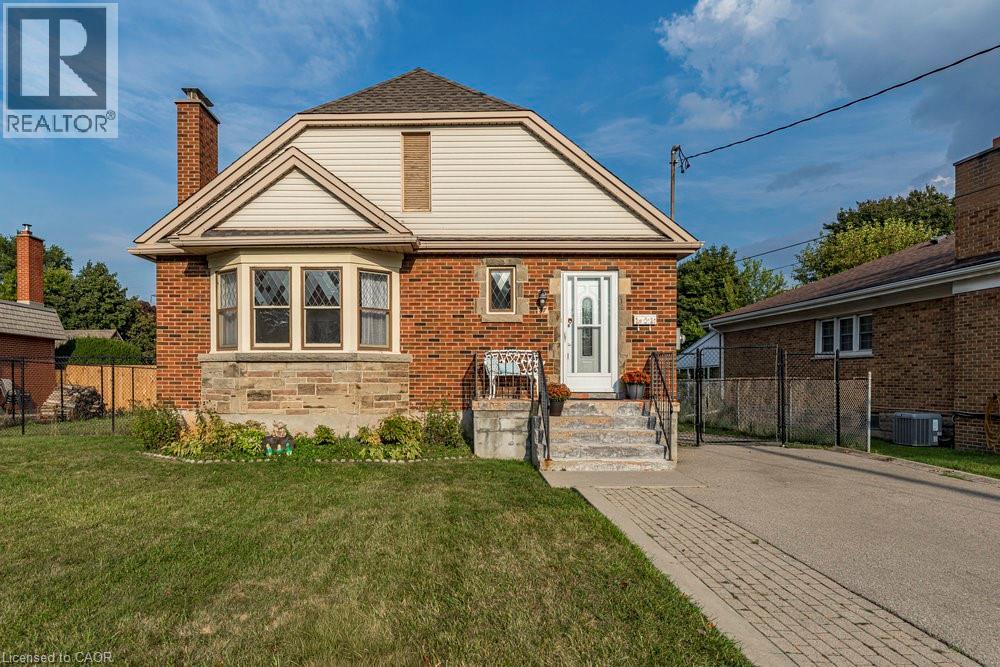 37 Lower Horning Road, Hamilton, Ontario  L8S 3E9 - Photo 2 - 40780555