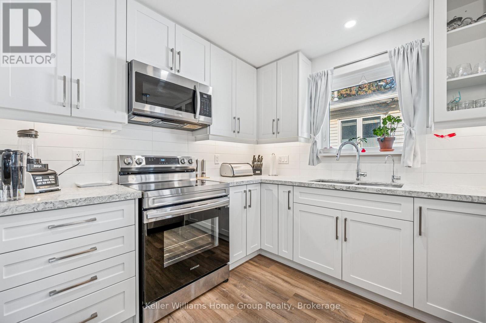 76 South Drive, Kitchener, Ontario  N2M 4B6 - Photo 11 - X12474120