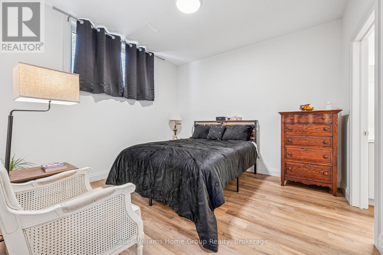 76 South Drive, Kitchener, Ontario  N2M 4B6 - Photo 38 - X12474120