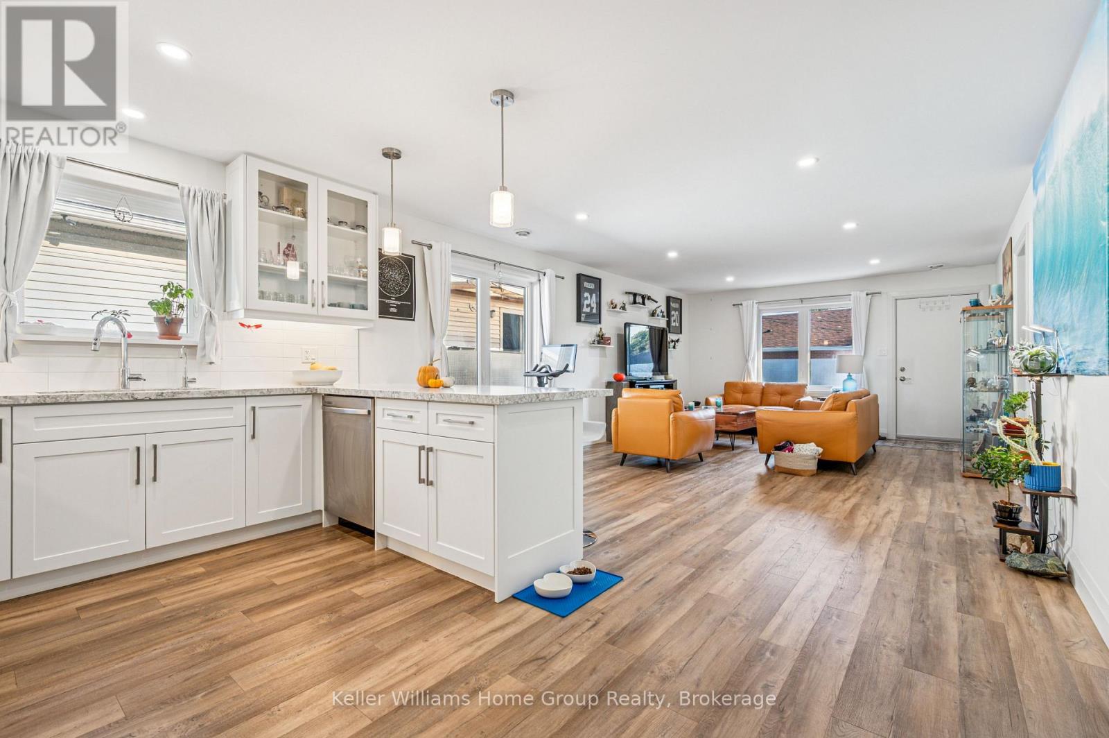 76 South Drive, Kitchener, Ontario  N2M 4B6 - Photo 5 - X12474120