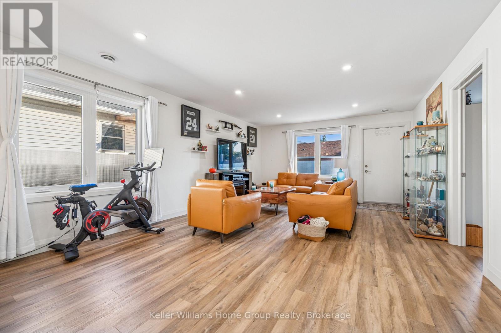 76 South Drive, Kitchener, Ontario  N2M 4B6 - Photo 6 - X12474120