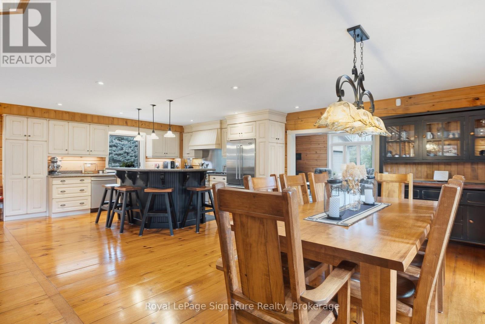 133 Old Lakeshore Road, Blue Mountains, Ontario  N0H 1J0 - Photo 14 - X12474151