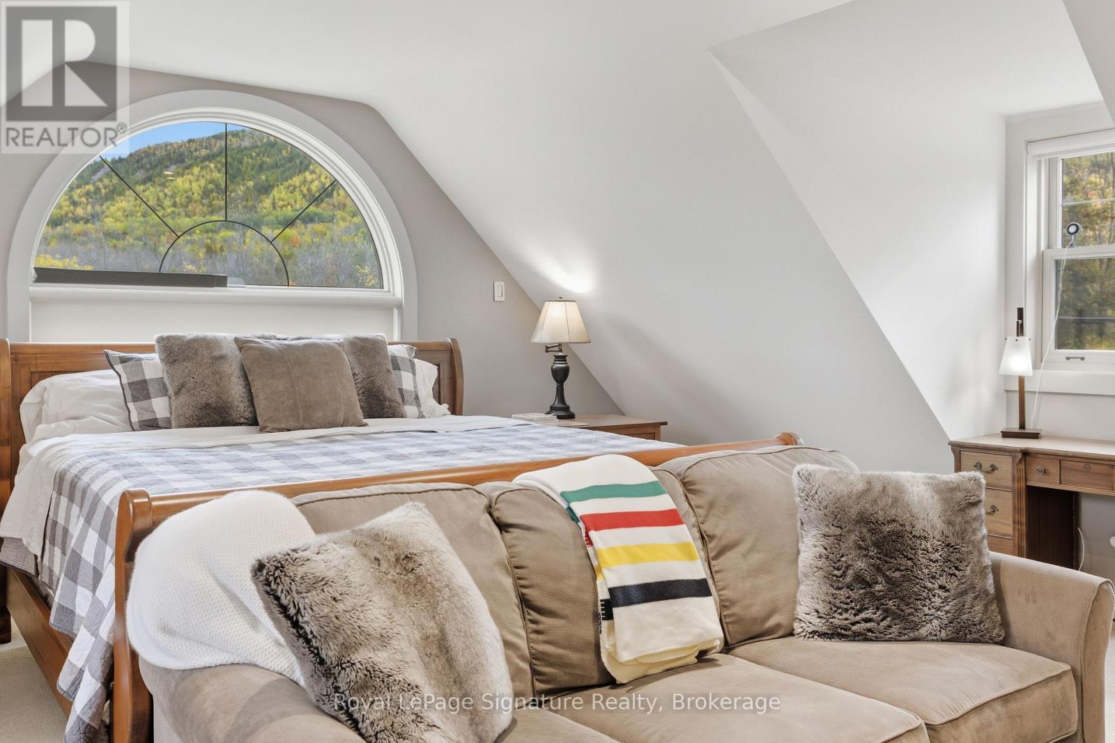 133 Old Lakeshore Road, Blue Mountains, Ontario  N0H 1J0 - Photo 23 - X12474151