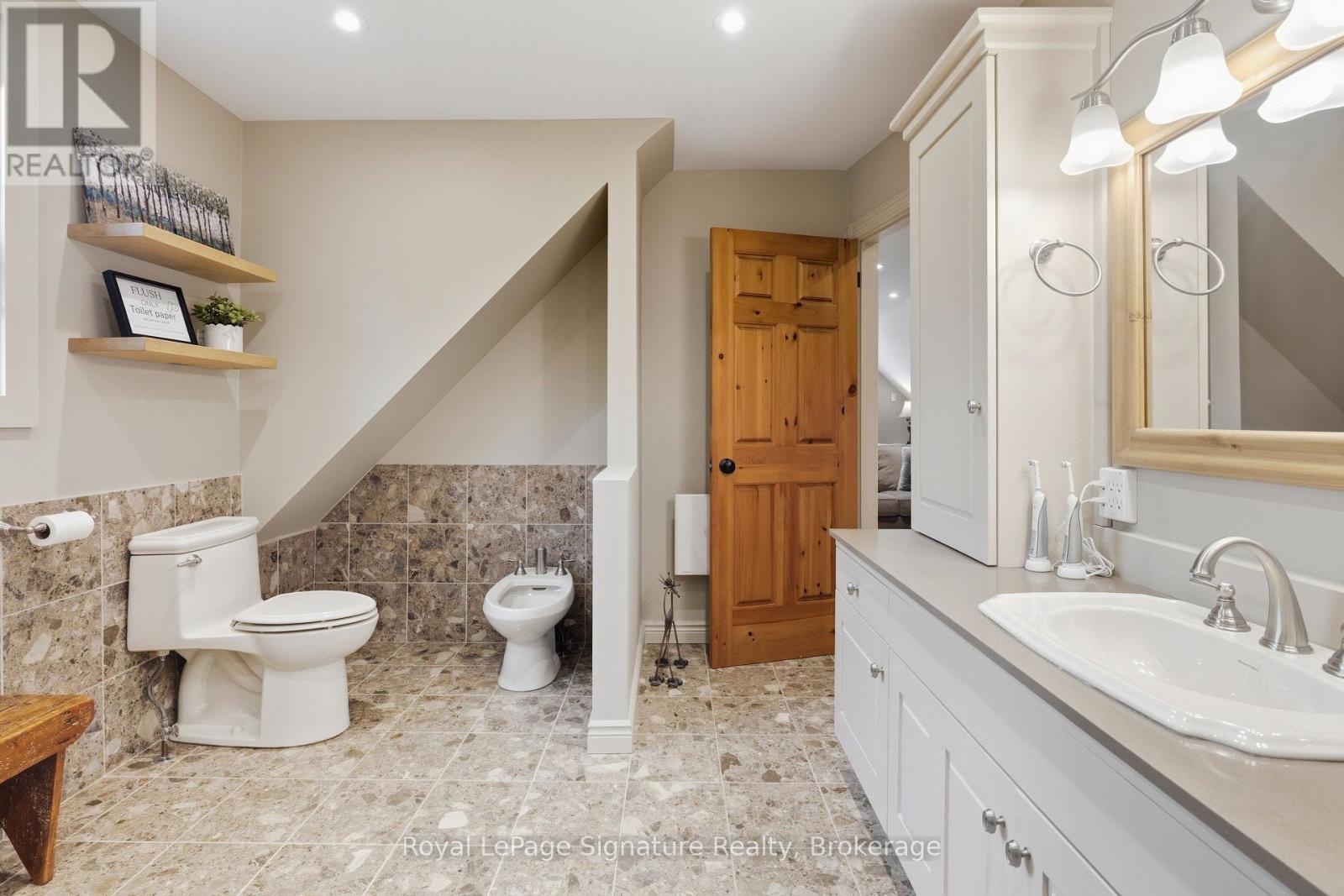 133 Old Lakeshore Road, Blue Mountains, Ontario  N0H 1J0 - Photo 26 - X12474151