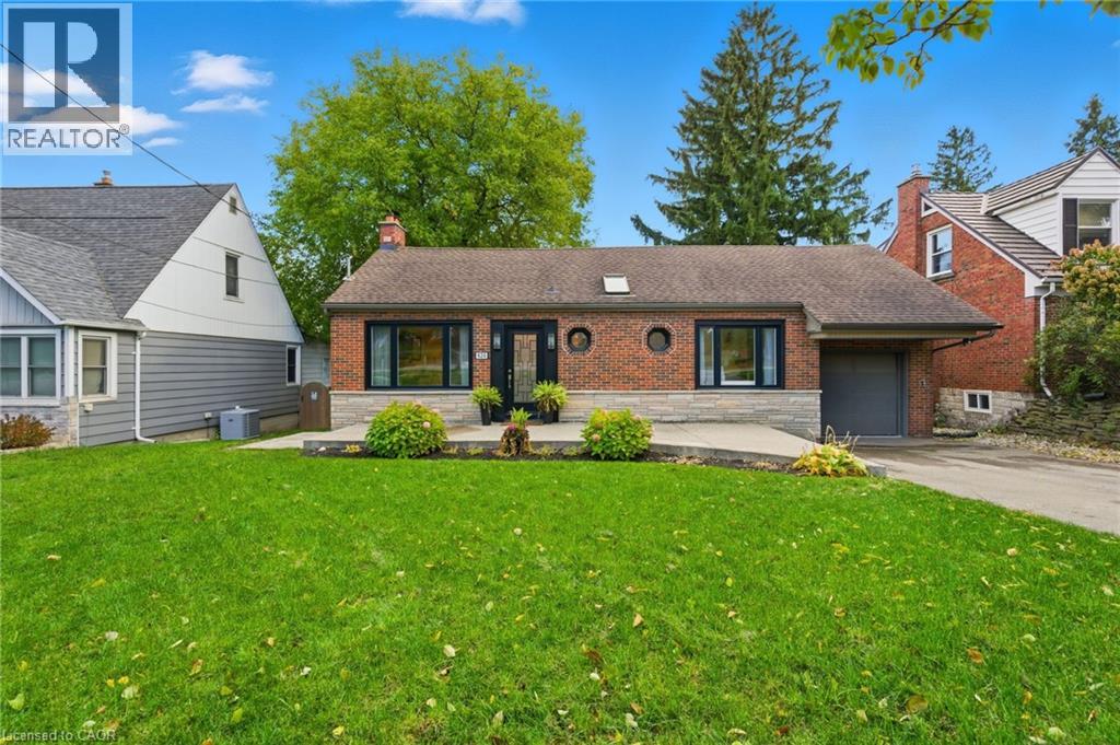 424 PLAINS Road W, Burlington, Ontario