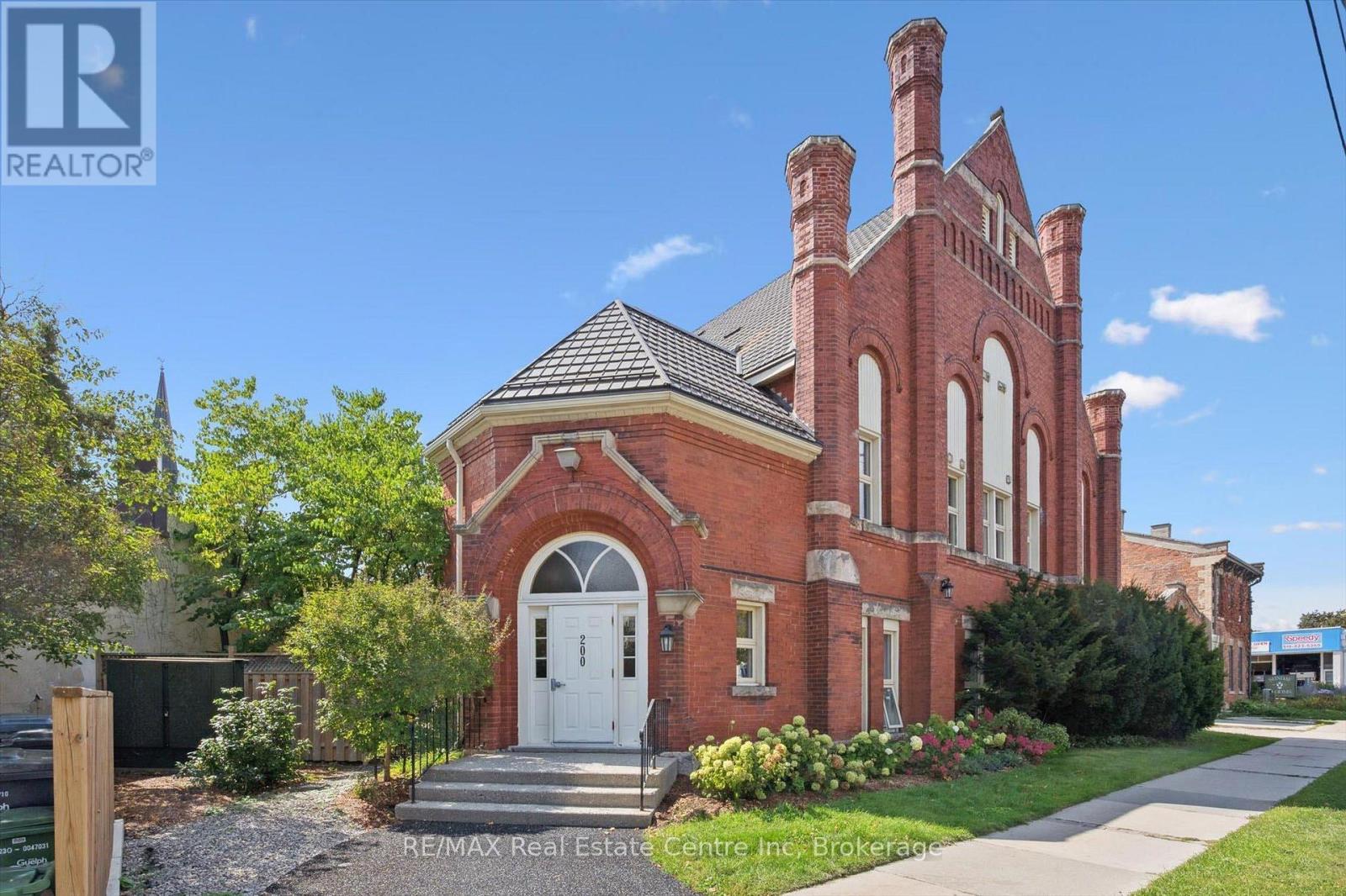 202 - 200 Woolwich Street, Guelph, Ontario  N1H 3V7 - Photo 2 - X12474905