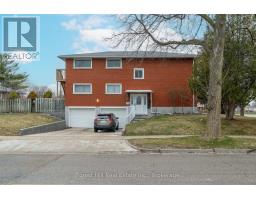 35 SHAFTSBURY DRIVE, Kitchener, Ontario