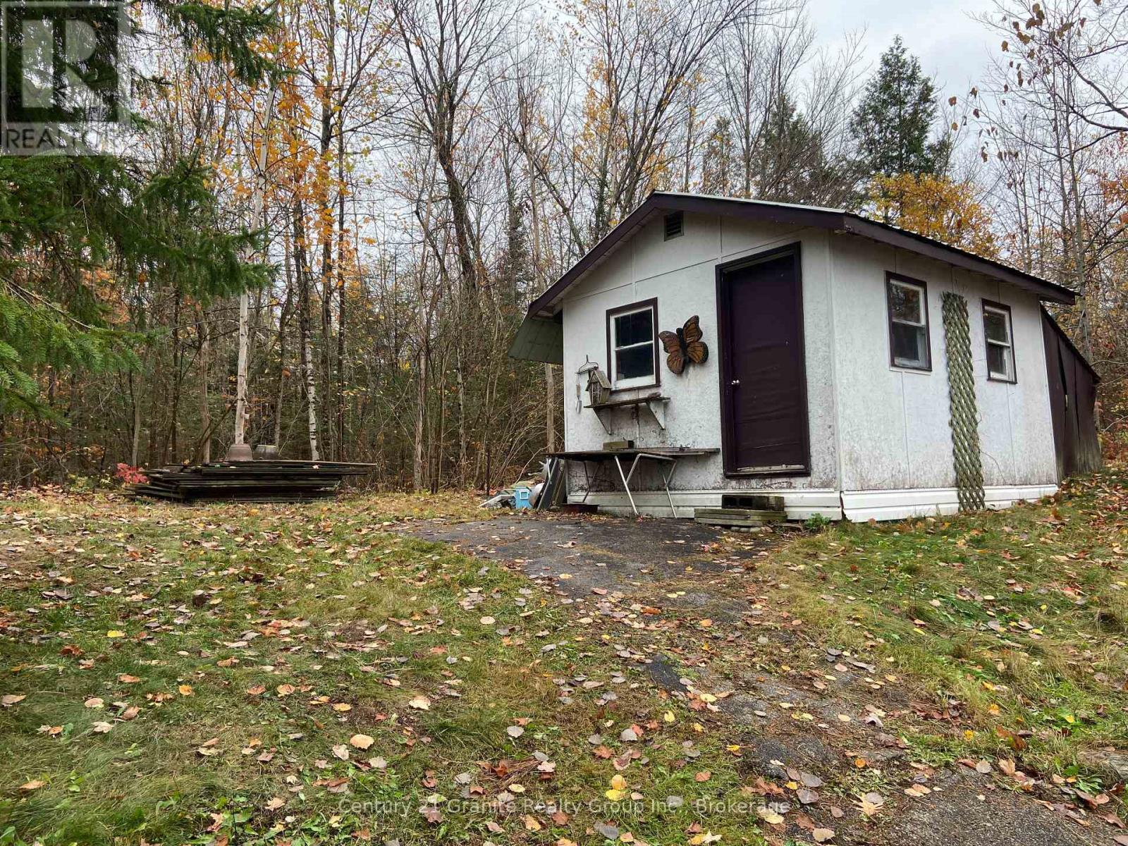1046 Lutterworth Pines Road, Minden Hills, Ontario  K0M 2K0 - Photo 11 - X12475906