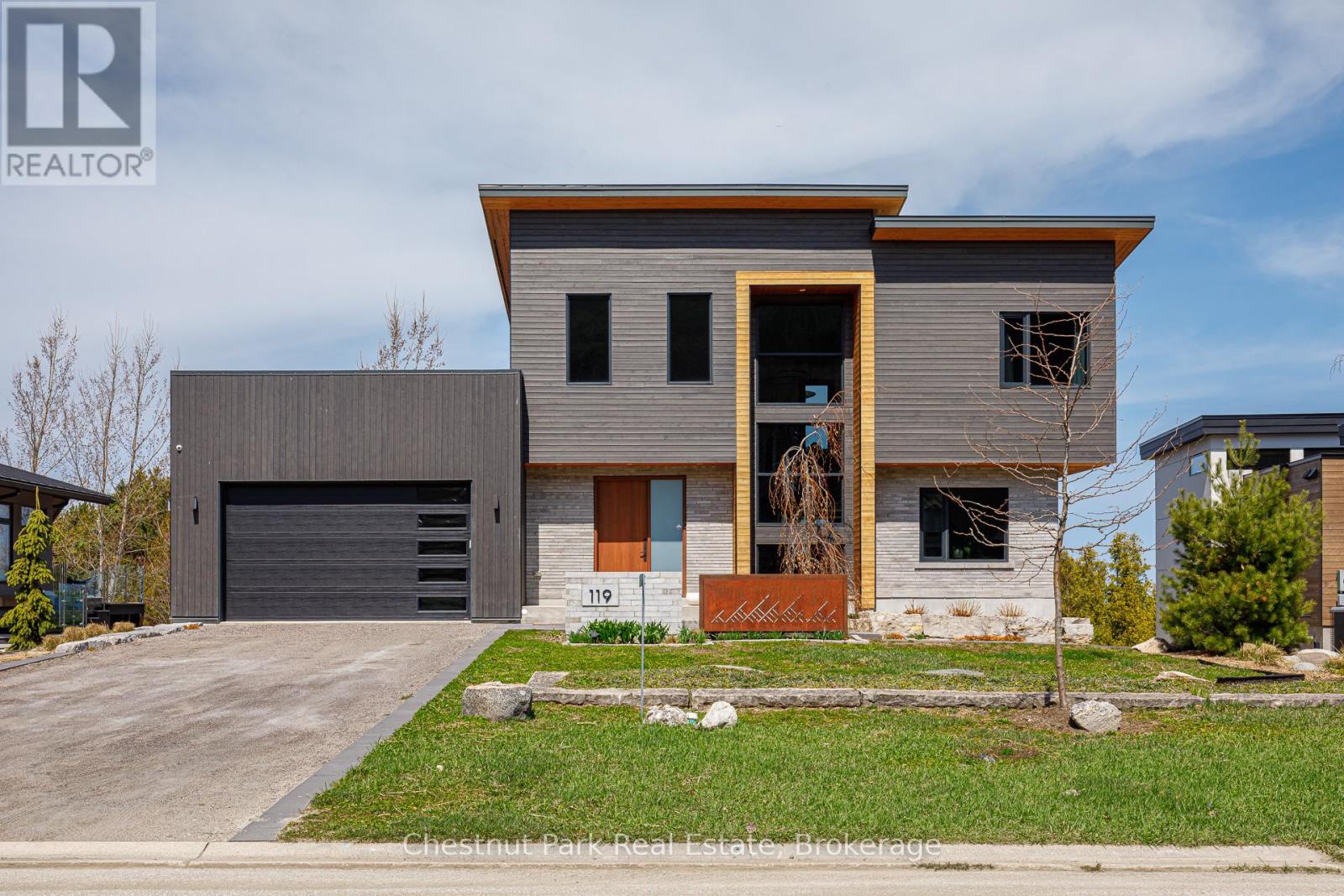 119 Barton Boulevard, Blue Mountains, Ontario  N0H 1J0 - Photo 1 - X12475943