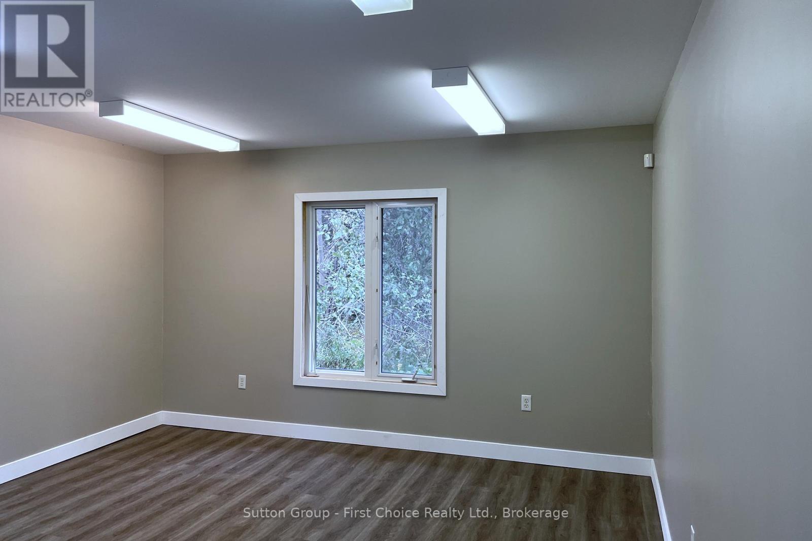 98 Dunlop Place, Stratford, Ontario  N4Z 1A1 - Photo 14 - X12475995