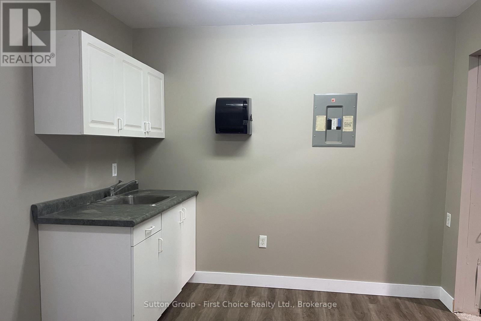 98 Dunlop Place, Stratford, Ontario  N4Z 1A1 - Photo 17 - X12475995