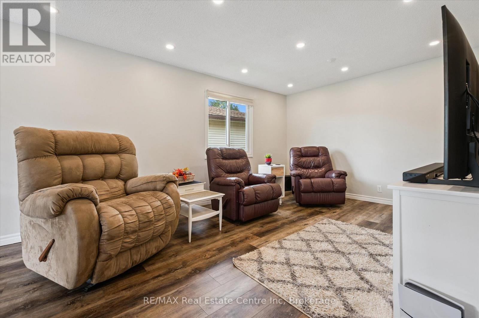 7 Eastview Drive, Wellington North, Ontario  N0G 1A0 - Photo 11 - X12476079