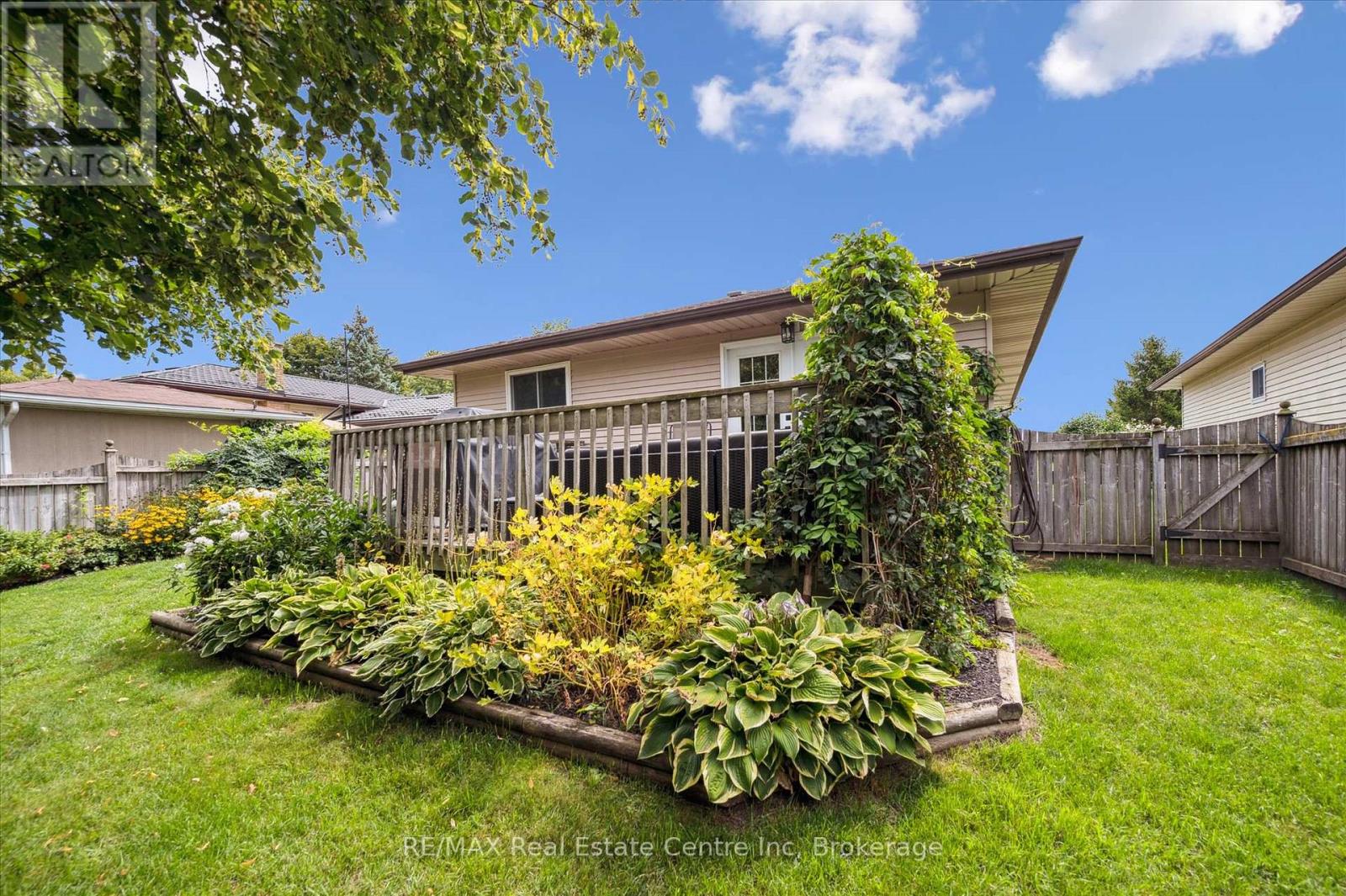 7 Eastview Drive, Wellington North, Ontario  N0G 1A0 - Photo 33 - X12476079